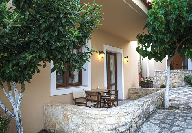 Imagen de los exteriores del Hotel Earino. Foto 5