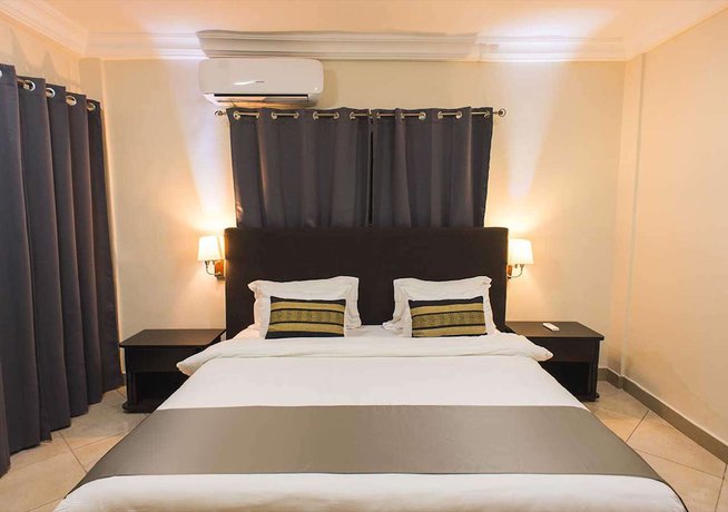 Imagen de la habitación del Hotel Earl Heights Suites. Foto 9