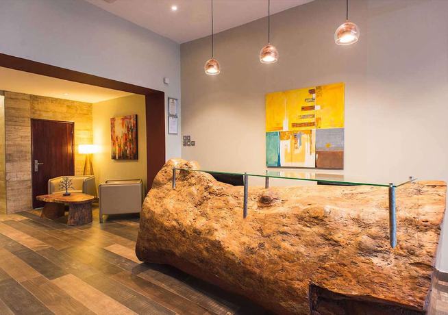 Imagen de los interiores del Hotel Earl Heights Suites. Foto 17