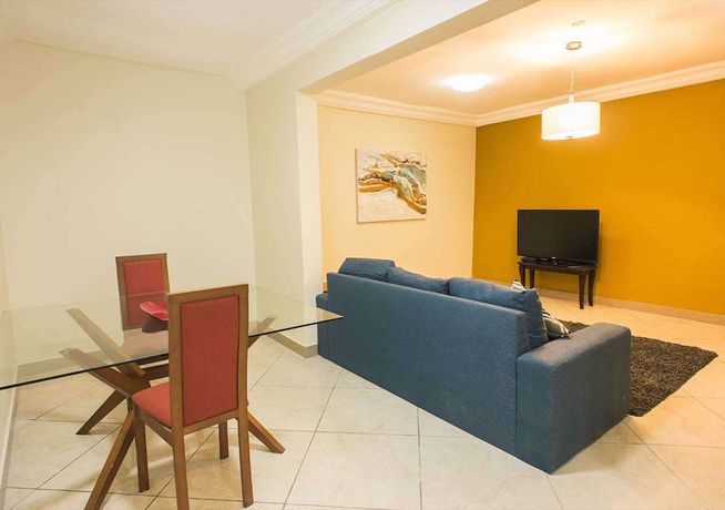 Imagen de la habitación del Hotel Earl Heights Suites. Foto 14