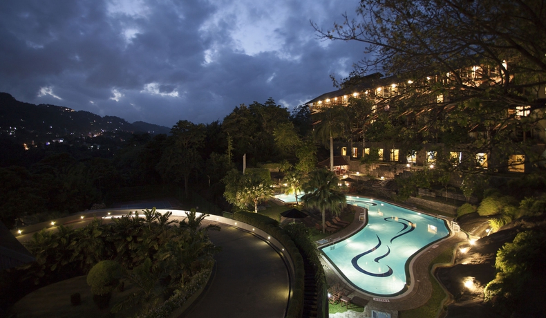 Imagen general del Hotel Earl's Regency. Foto 2