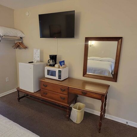 Imagen de la habitación del Hotel Early American Motel. Foto 13
