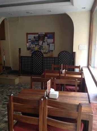 Imagen del bar/restaurante del Hotel Earth House. Foto 3