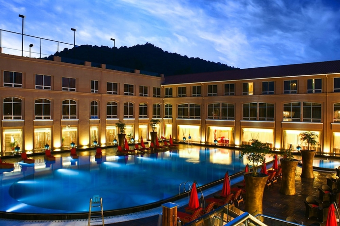 Imagen de la piscina del Hotel Easeland Guangzhou. Foto 17