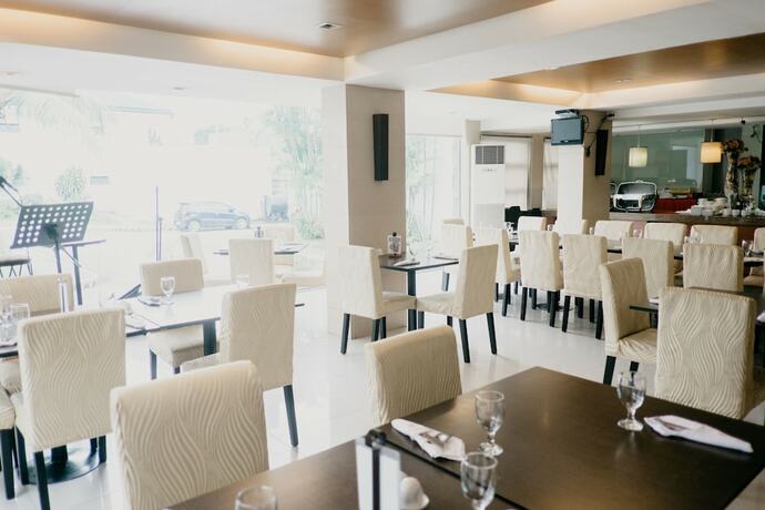 Imagen general del Hotel East Asia Royale. Foto 4