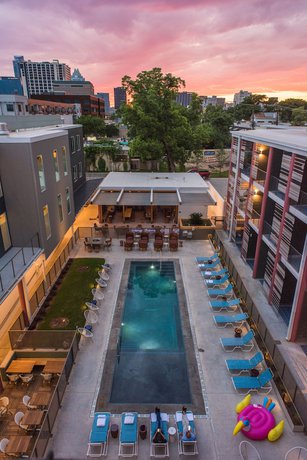 Imagen de la piscina del Hotel East Austin. Foto 18