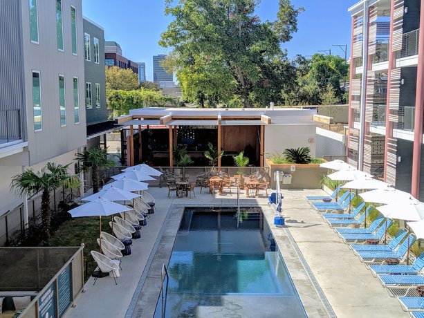 Imagen de la piscina del Hotel East Austin. Foto 20