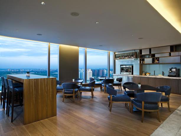Imagen del bar/restaurante del Hotel East Beijing. Foto 5