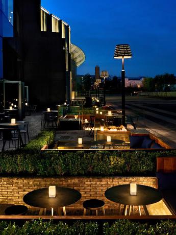 Imagen de los exteriores del Hotel East Beijing. Foto 19