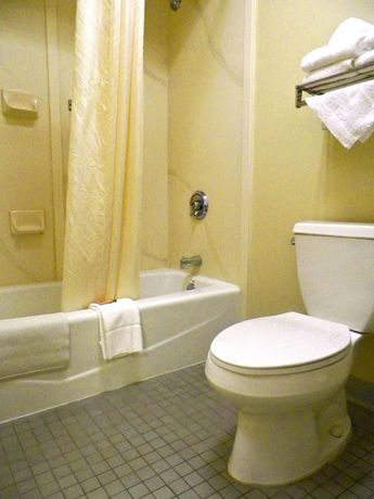 Imagen de los exteriores del Hotel East Carolina Inn. Foto 9