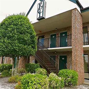 Imagen de los interiores del Hotel East Carolina Inn. Foto 14