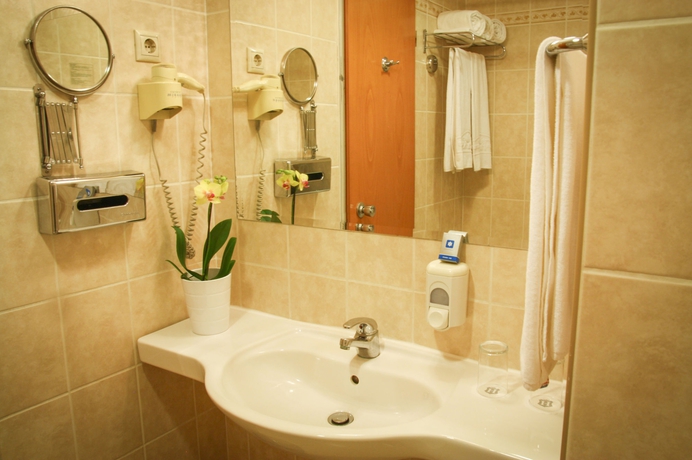 Imagen de la habitación del Hotel East City Budapest. Foto 11