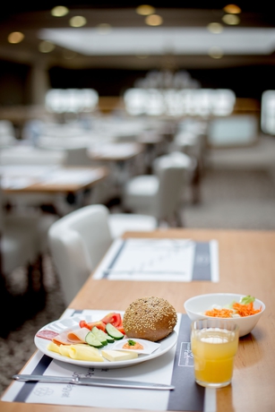 Imagen del bar/restaurante del Hotel East City Budapest. Foto 7