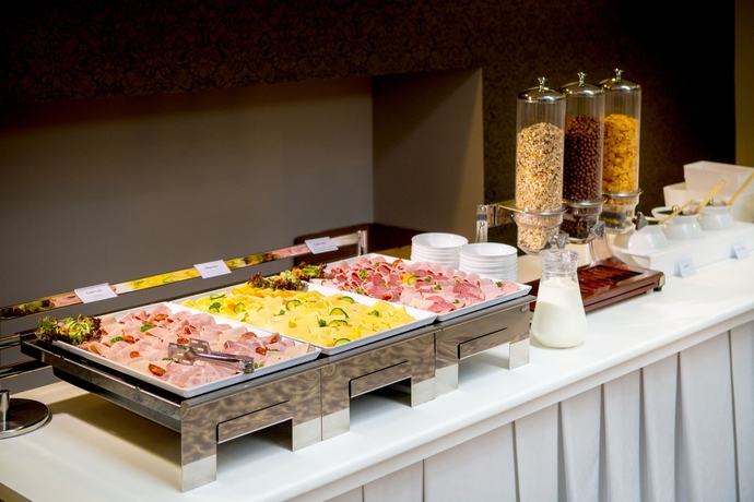 Imagen del bar/restaurante del Hotel East City Budapest. Foto 9