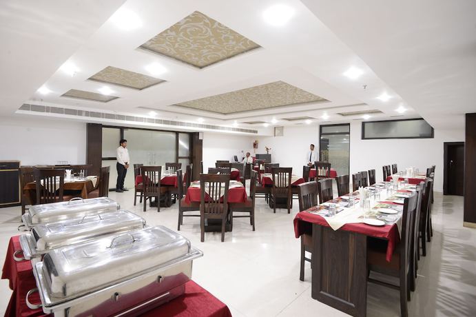Imagen del bar/restaurante del Hotel East Gate, Agra. Foto 4