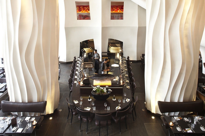 Imagen del bar/restaurante del Hotel East, Hamburgo. Foto 5