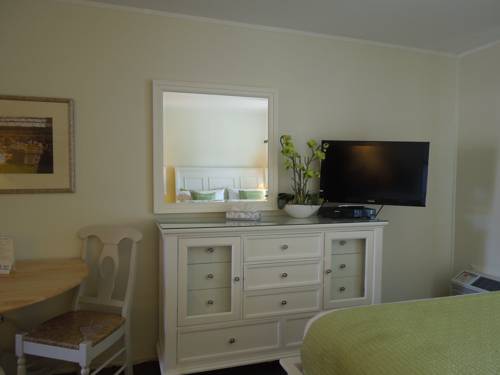 Imagen de la habitación del Hotel East Hampton House Resort. Foto 9