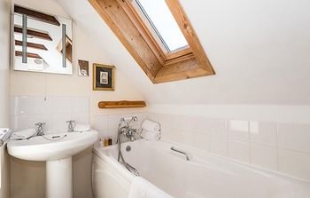 Imagen de la habitación del Hotel East Haugh House. Foto 10