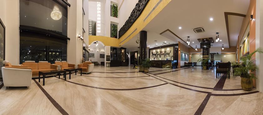 Imagen de los interiores del Hotel East Park. Foto 17
