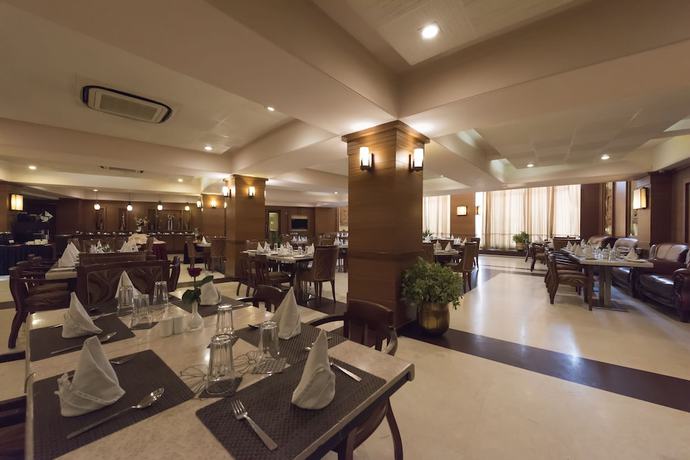 Imagen del bar/restaurante del Hotel East Park. Foto 11