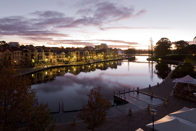 Imagen de los exteriores del Hotel East Perth Suites. Foto 12