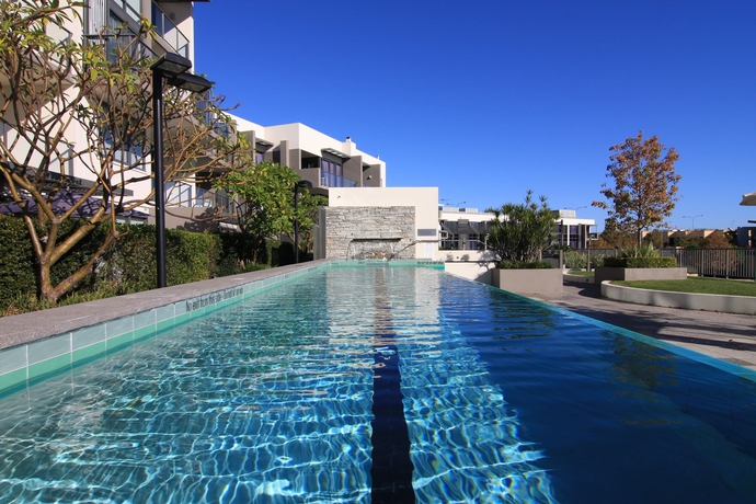 Imagen de la piscina del Hotel East Perth Suites. Foto 15