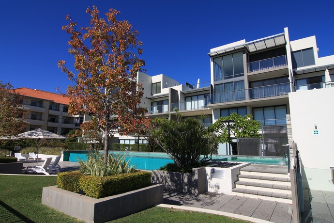 Imagen de la piscina del Hotel East Perth Suites. Foto 16