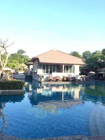 Imagen de la piscina del Hotel East Sea Paradise. Foto 16