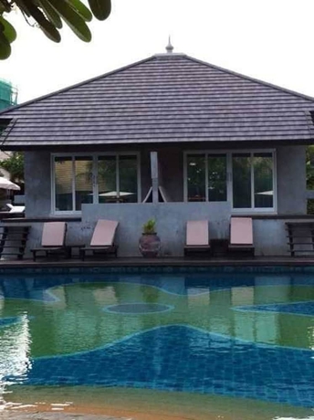 Imagen de la piscina del Hotel East Sea Paradise. Foto 17