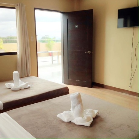 Imagen de la habitación del Hotel East Square Inn. Foto 12