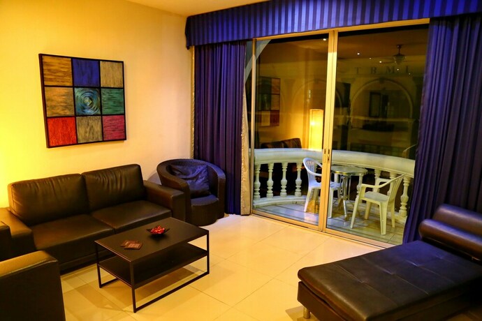 Imagen de la habitación del Hotel East Suites. Foto 17