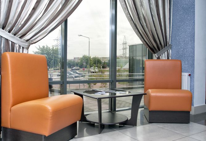 Imagen de los interiores del Hotel East Time. Foto 17