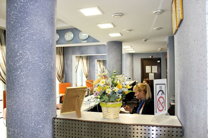 Imagen de los interiores del Hotel East Time. Foto 20