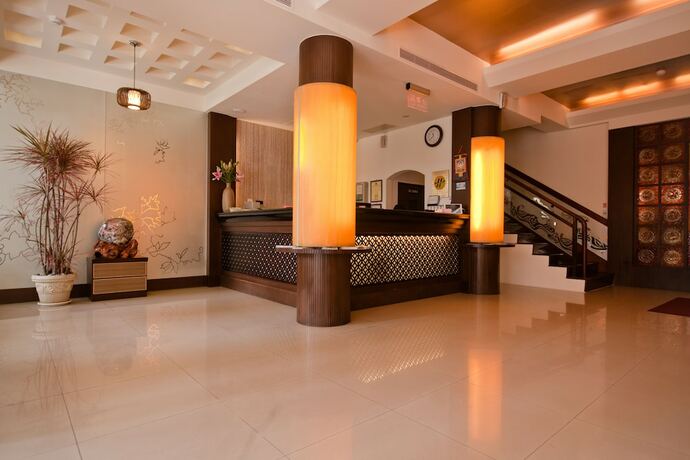 Imagen de los interiores del Hotel East Town 26. Foto 37