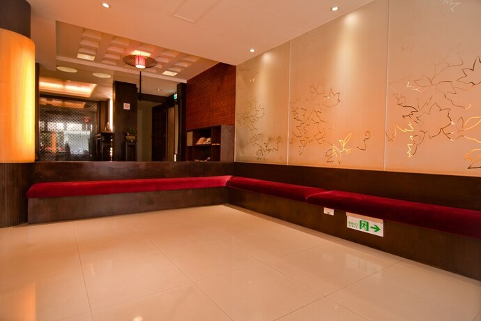 Imagen de los interiores del Hotel East Town 26. Foto 38