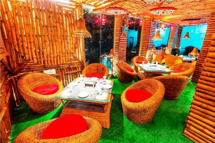 Imagen del bar/restaurante del Hotel East View, Varanasi. Foto 3