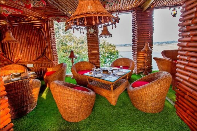 Imagen del bar/restaurante del Hotel East View, Varanasi. Foto 5