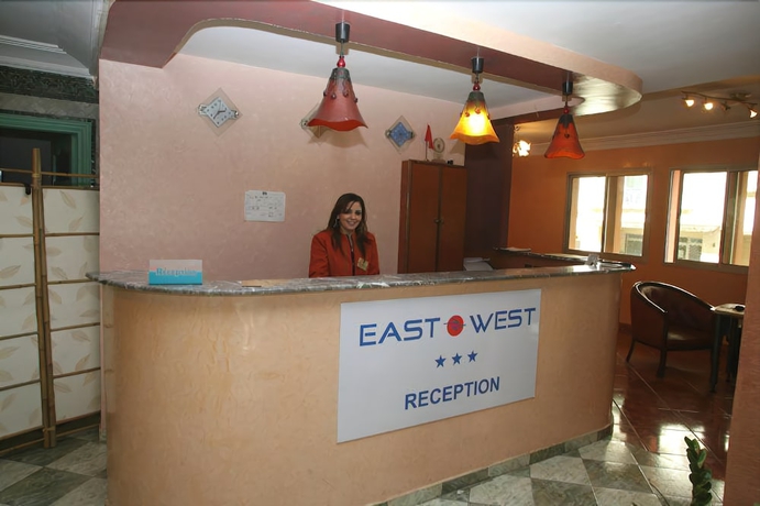 Imagen de los interiores del Hotel East West. Foto 16