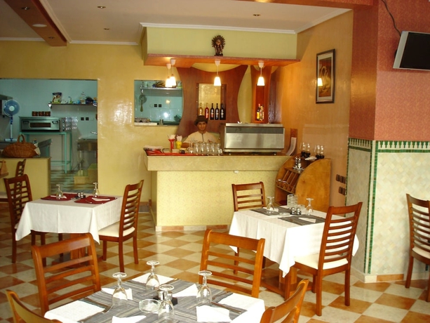 Imagen del bar/restaurante del Hotel East West. Foto 4