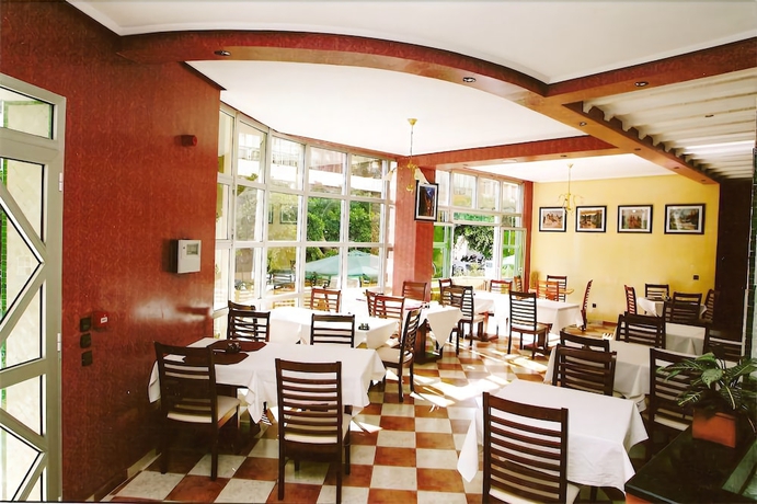 Imagen del bar/restaurante del Hotel East West. Foto 5