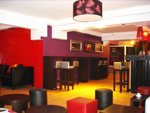 Imagen del bar/restaurante del Hotel East West. Foto 8