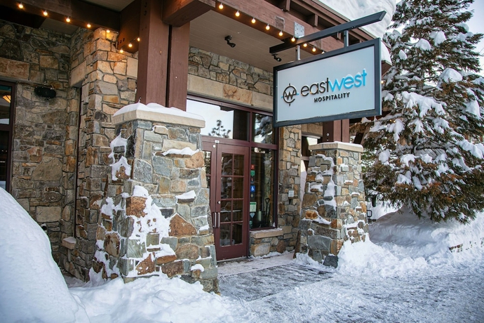 Imagen de los interiores del Hotel East West Hospitality Tahoe. Foto 15