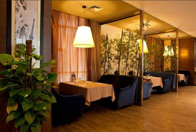 Imagen del bar/restaurante del Hotel Eastern Banshan. Foto 2