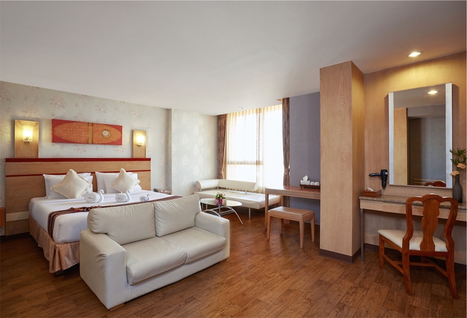 Imagen de la habitación del Hotel Eastern Grand Palace. Foto 9