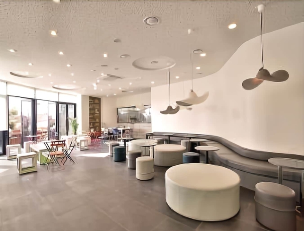 Imagen de los interiores del Hotel Eastern Hotel Jeju. Foto 18