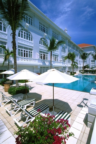 Imagen de la piscina del Hotel Eastern and Oriental. Foto 15