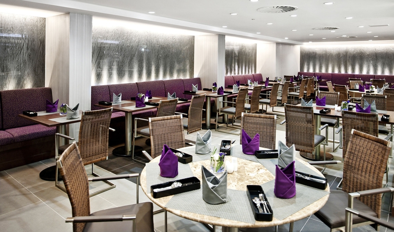 Imagen del bar/restaurante del Hotel Eastin Grand Saigon. Foto 3