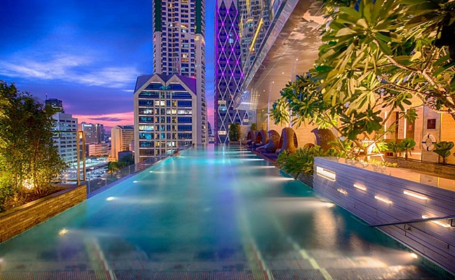 Imagen de la piscina del Hotel Eastin Grand Sathorn Bangkok. Foto 12