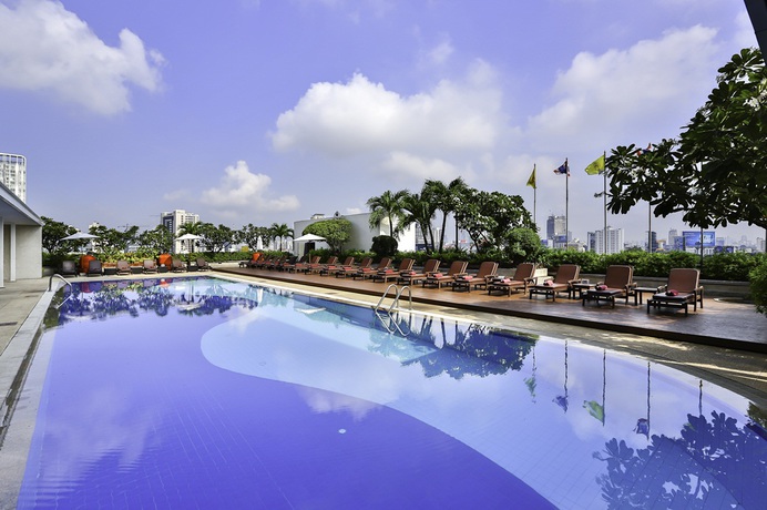 Imagen de la piscina del Hotel Eastin Makkasan Bangkok. Foto 22