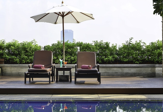 Imagen de la piscina del Hotel Eastin Makkasan Bangkok. Foto 23